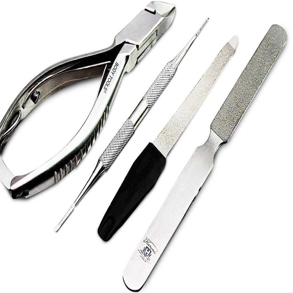 4 Piece Manicure and Pedicure Set. Made from 100% Stainless Steel with Crome Finishing Perfectly Suitable for All Types of Nails