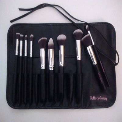 10 PCS Makeup Brushes with Brush Roll, Premium Professional Synthetic Kabuki Makeup Brush Set - Cosmetic Brush Set - Eyeshadow Brush Set - Concealer Powder Brush Liquid Foundation Brush Kabuki Brush