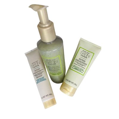 Mary Kay Satin Hands Pamering Set