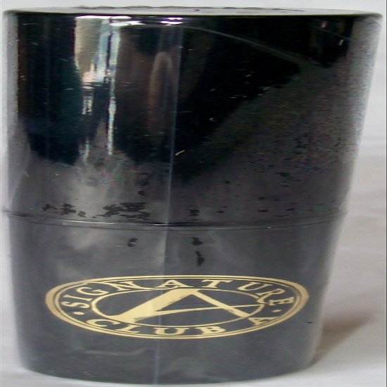 Signature Club a Cover up Foundation NET Wt. .30 Oz.