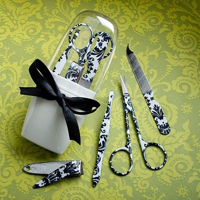 60 Pretty Damask Design Manicure Sets