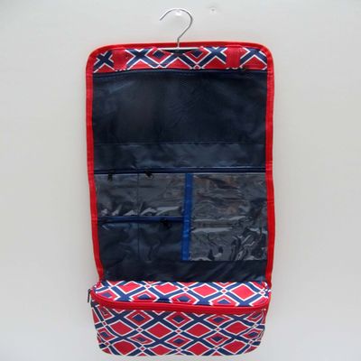 25" Women's Hanging Cosmetic Bag (Diamond Red)