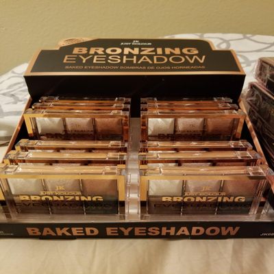 baked bronzing eyeshadow