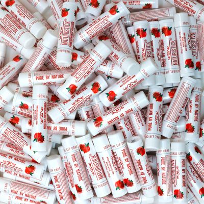 150-Pack Premium Beeswax Lip Balm by Naturistick | Chemical-Free, 100% Natural Chapstick for Dry, Chapped Lips | Made with Coconut Oil, Shea Butter, Aloe Vera | Pomegranate Scent | Made in the USA