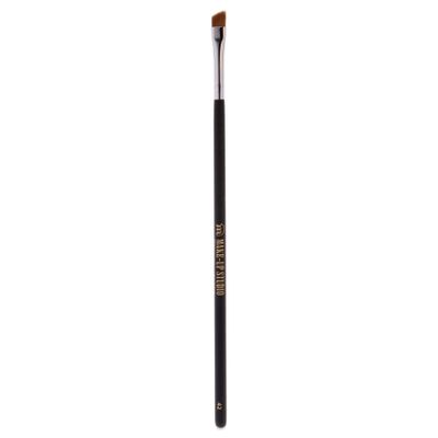 Make-Up Studio Professional Amsterdam Use the slanted arch brush to apply taught lines under the brow bone, colour eyebrows or create attractive eyeliner.