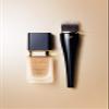 Cl de Peau Beaut, Light Coverage Foundation Brush view 2