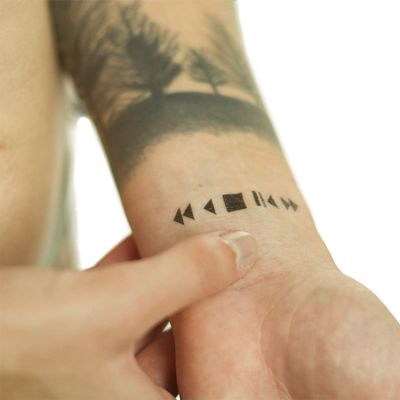 10 x Play Tattoo in Black - Temporary Skin Tattoo (10)