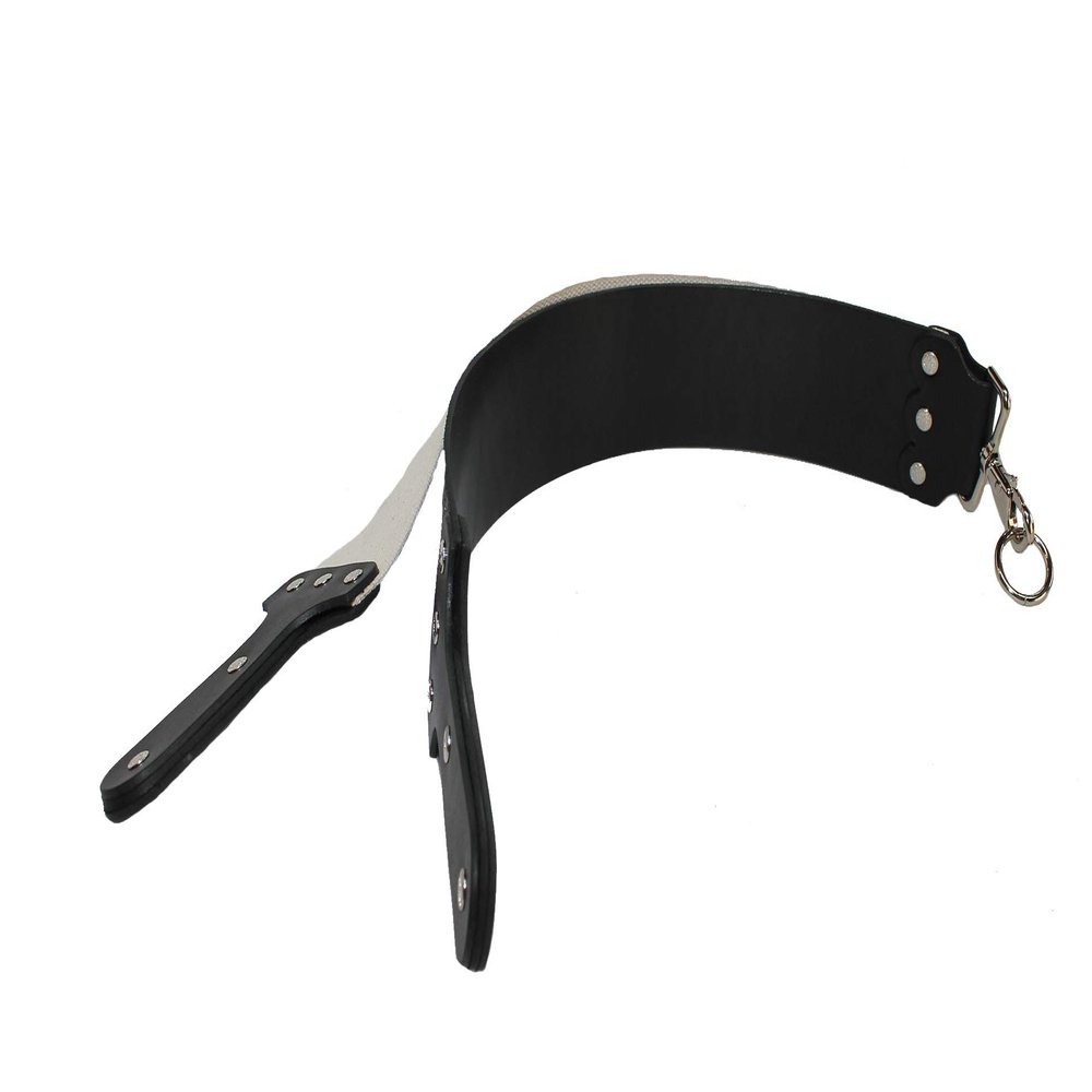 Mountain Mike black Latigo Shaving Strop with 6 piece latigo handle