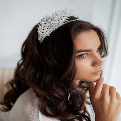 Aimimier Bridal Crystal Leaf Vine Tiara Crown Gold Leaf Headband Wedding Headpiece Bridesmaid Prom Festival Hair Accessories for Women and Girls (Silver)