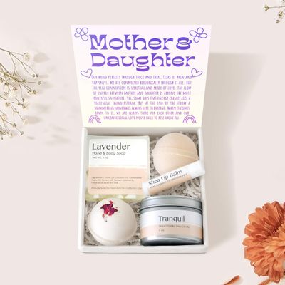 Dear Ava Spa Gifts for Women - Organic Self Care luxury Anti Stress Relaxing Bath and Body Kit Set Basket Box for Her with Heartfelt Card - Birthday Holiday Gift for Mother and Daughter