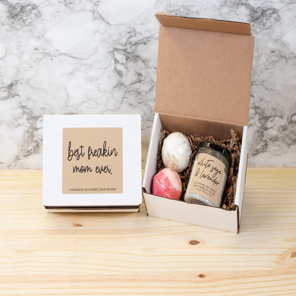 Best Freaking Mom Gift Set - Two Bath Bombs & One 6oz Soy Candle (Mahogany Teak)