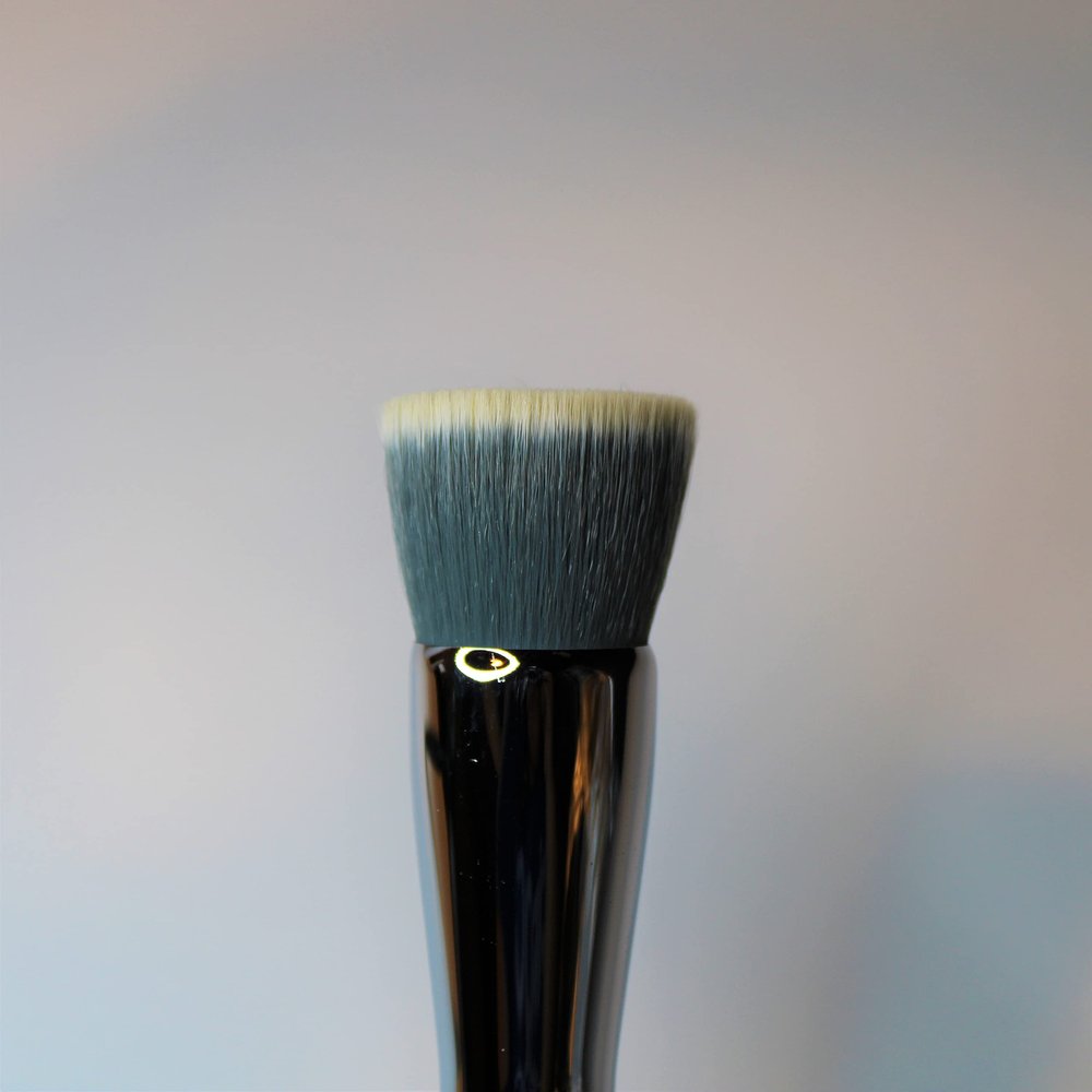 15 T W E N T Y Beauty Deluxe Kabuki Brush (FK01)