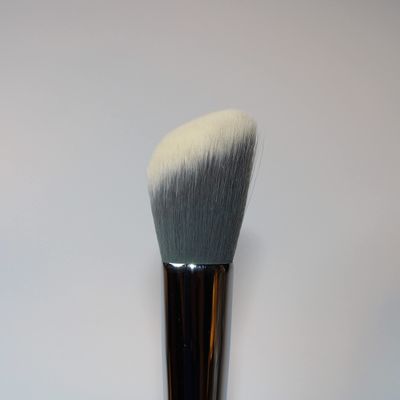 15 T W E N T Y Beauty Angled Shading Brush (S01)