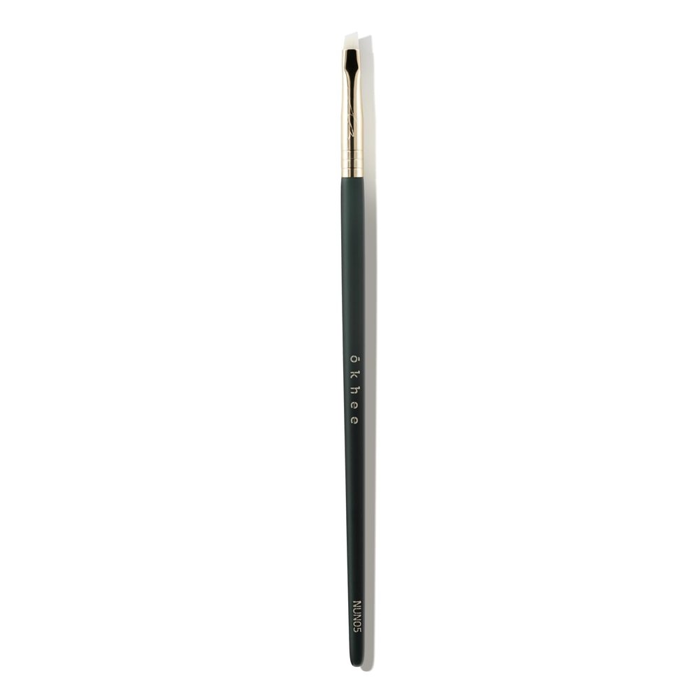SOO ADOR okhee Edge Eye Brush NUN05 Professional Korean Eye Makeup Brush, Slim Angled Precision Brush for Defining Eye Edges, Under Eye Shadow, Outer Corner & Soft Eyeliner