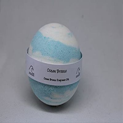 Ocean Breeze Bath Bomb - HUGE bath bomb provides over 10 MINUTES in the bath tub of bubbles and refreshment! Only uses VEGAN products!