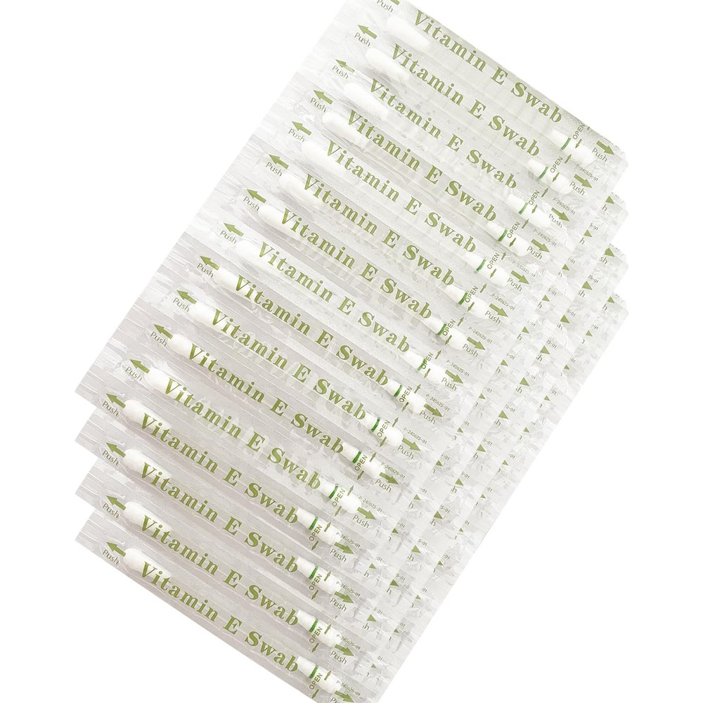 60 Pcs/Pack Lips Oil Cotton Swabs Disposable Oil Q-tip Applicators for Protect Lip Gum Anti-Dry Moisture Use Before Teeth Whitening