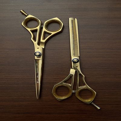 Exclusive Salon Grooming Cutting Mustache Beard and Eyebrows Comfortable Grip with Detachable Finger Inserts