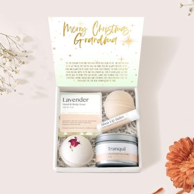 Dear Ava Spa Gifts for Women - Organic Self Care luxury Anti Stress Relaxing Bath and Body Kit Set Basket Box for Her with Heartfelt Card - Merry Christmas Gift for Grandma