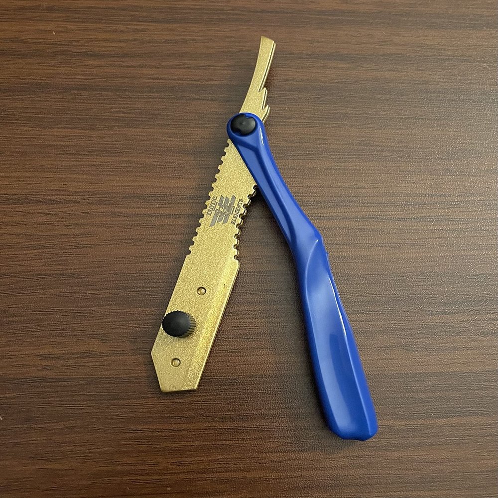 Every Hair Type Shaving and Grooming Straight Edge Razor Knife Professional and Personal Use Blue and Gold
