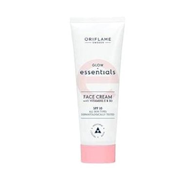 Oriflame Glow Essentials Face Cream with Vitamins E & B3 SPF 10 50ML