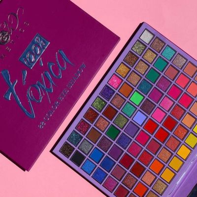 100% Toxica Eye Shadow Pallete