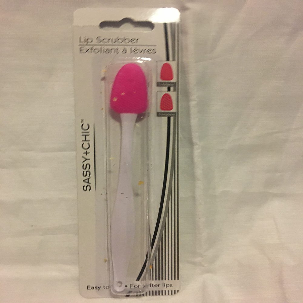 Lip scrubber