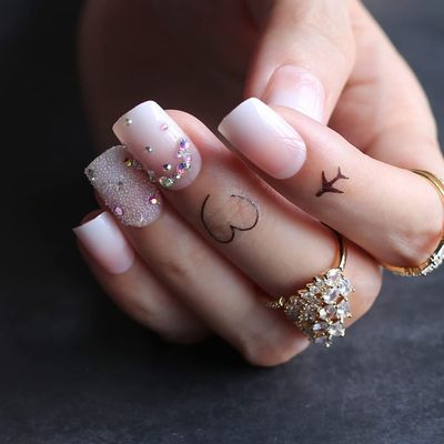 MqpQ Luxury Ombre Pink Press On Nails Short Square With Rhinestones Colorful Caviar Nude Fake Nails 24pc Glossy Full Cover False Nails For Women And Girls
