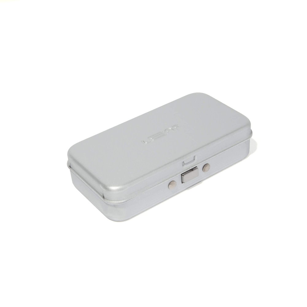 Leaf Shave | The Twig Razor & Thorn Razor Case, Silver - Portable Aluminium and Silicone Travel Case