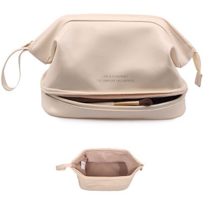 Abiudeng Large Makeup Bag for Women,Travel Makeup Organizer with Brush Holder, Dopp Kit Essentials,Waterproof PU Cosmetic Bag for Traveling,Multi Compartment, Cute,Spacious Capacity-white