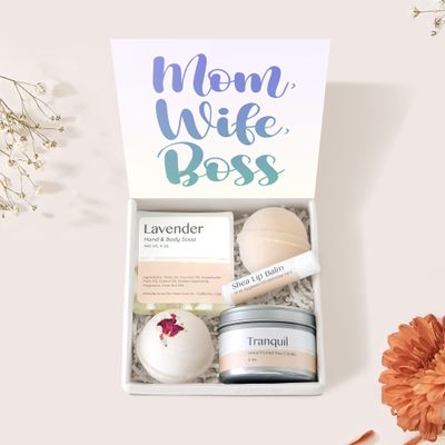Dear Ava Spa Gifts for Women - Organic Self Care luxury Anti Stress Relaxing Bath and Body Kit Set Basket Box for Her with Heartfelt Card - Funny Gifts for Mom Wife Boss