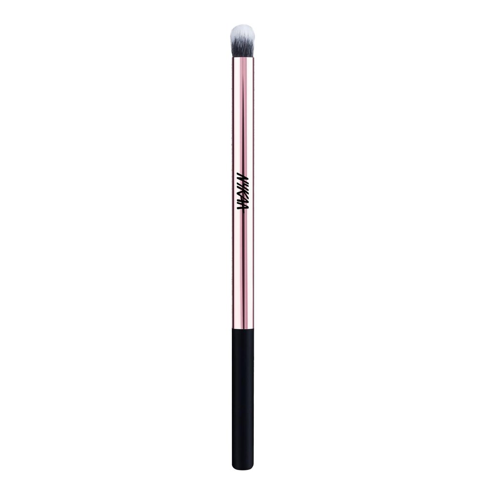 Nykaa Cosmetics BlendPro Eyeshadow Blending Brush - Face Makeup Brush for Quick Coverage - Soft Bristles Ideal for Cream and Liquid Formulas - 1 pc