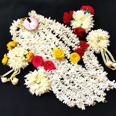 Artificial Hair Gajra (Set of 8 Gajra Strings with 4 Gajra Bands)