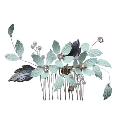 KALLORY Leaf Decorative Hair Comb for Brides Elegant Wedding Hair Accessories for Women Floral Design for Special Occasions Gorgeous Hairpiece for Parties and Celebrations