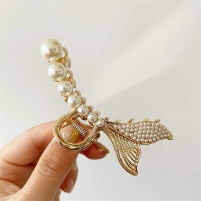 UUYUU Fashion New Elegant Pearls Fish Tail Hair Claws Barrettes Hair Clips for Women Hairpins Fashion Hair Accessories Gifts