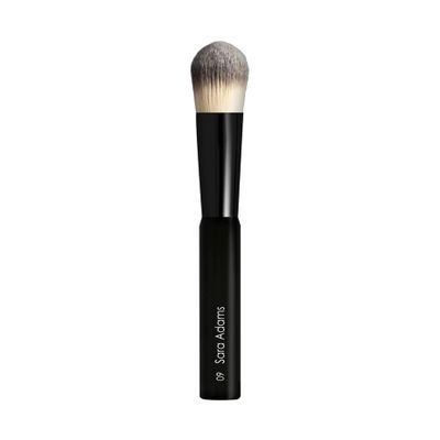 Sara Adams Cosmetiques Pro Oval Cut Foundation Brush 09