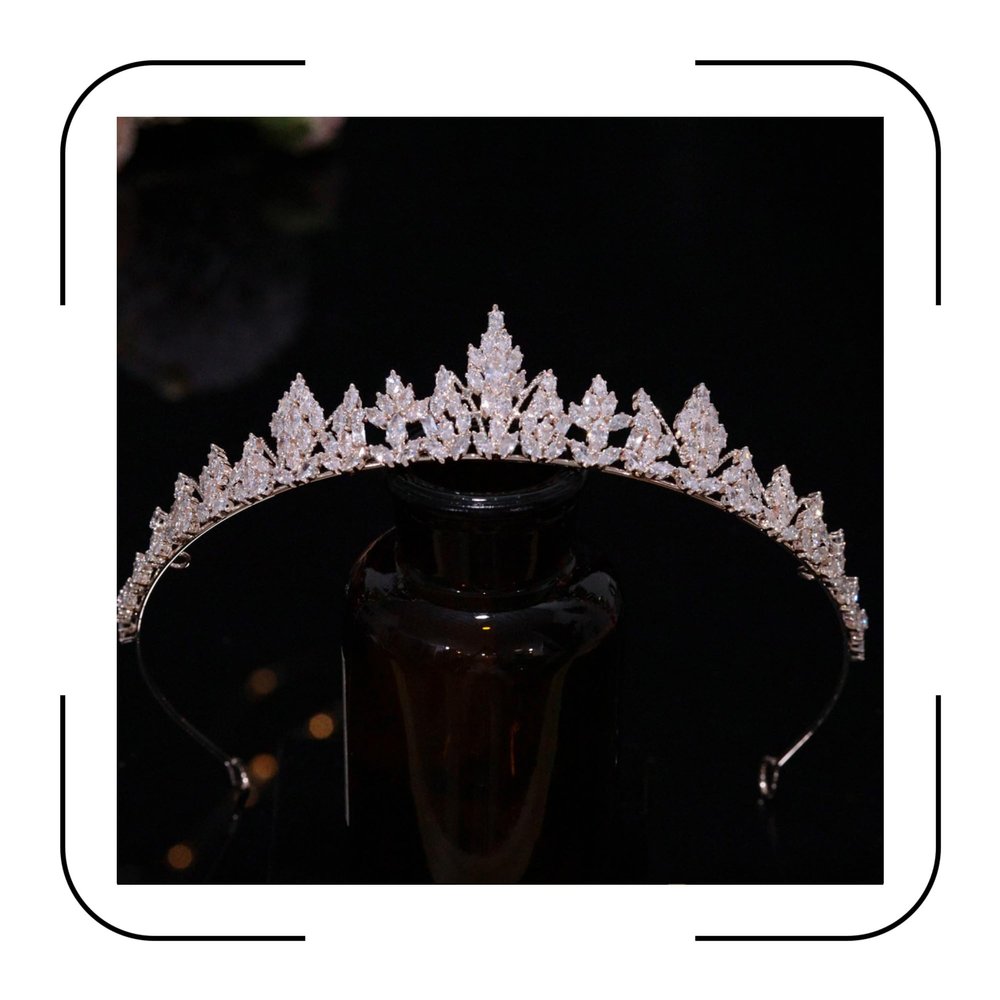 Aoligrace 5A Cubic Zirconia Small Wedding Crowns for Women Princess Girls Tiara Sweet 16 Sparkly CZ Birthday Party Headpieces