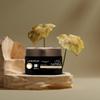 Oriente Life Brown Mask 250g (8.4oz) - The BROWN SAPPHIRE ORIENTE LIFE MASK revives and intensifies the color of brown and brown hair. It has high-tech assets associated with special dyes, which hydrate the hair while toning it. Leaves hair with lumi view 3