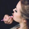 FRCOLOR 200pcs Disposable Lip Brush Applicators for Lipstick and Gloss Soft Bristles Makeup Tool Kit Convenient for Travel and Cosmetic Bags view 2