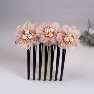 qbodp 2 Pieces Yarn Floral Hair Clip Barrette Imitation Pearls Decorative Hair Accessories Hair Comb 7 Tooth Hair Pins Comb for Women Buns,Light Pink