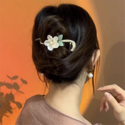 Aphro 2022 Ins Style Elegant Hairpin, Pearl Hair Claw, Butterfly Hair Clip, Trendy Pearl French Hair Barrettes Ins Styling Hair Clips Strong Hold Hair Jaw Clips for Women Girls (#3)