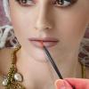 Beavorty 100pcs Mini Lip Brush Lipstick Applicator Artificial for Lip Gloss and Eyeshadow Easy to Carry Makeup Tool for Daily and view 3