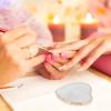 WLLHYF Resin Nail Art Palette Gold Edge Nail Holder Heart Shaped Color Makeup Foundation Mixing Tools Display Board Gel Nail Art Color Mixing Palette Painting Tray Manicure Tool view 4
