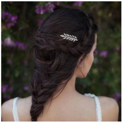 Yheakne Boho Leaf Hair Comb Silver Hair Comb Barrette Metal Leaf Side Comb Headpieces Decorative Head Comb Headwear Branch Leaf Hair Piece Bride Hair Accessories for Women and Girls (Silver)
