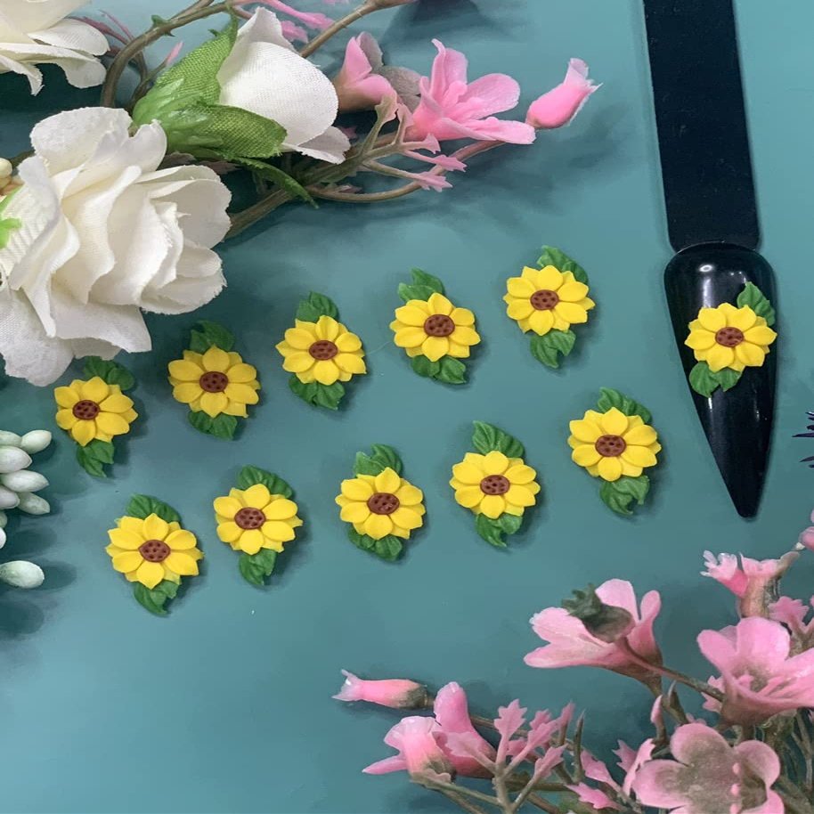 4D Sunflowers Glow in The Dark for Nail (10Pcs)