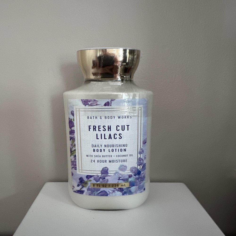 Fresh Cut Lilacs Body Lotion 8 Fl Oz/ 236 mL