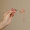 FHBWQY New Women's Elegant Peach Blossom Hairpin Step Back Shaking Alloy Tassel Clip Fashion Classic Hairpin Hair Ornament (Color : 2) view 1
