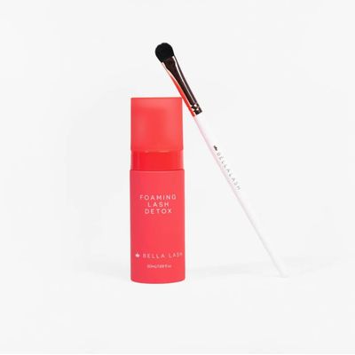 Bella Lash Detox is a foaming, lightweight, oil-free eyelash extension cleanser- 50 ml