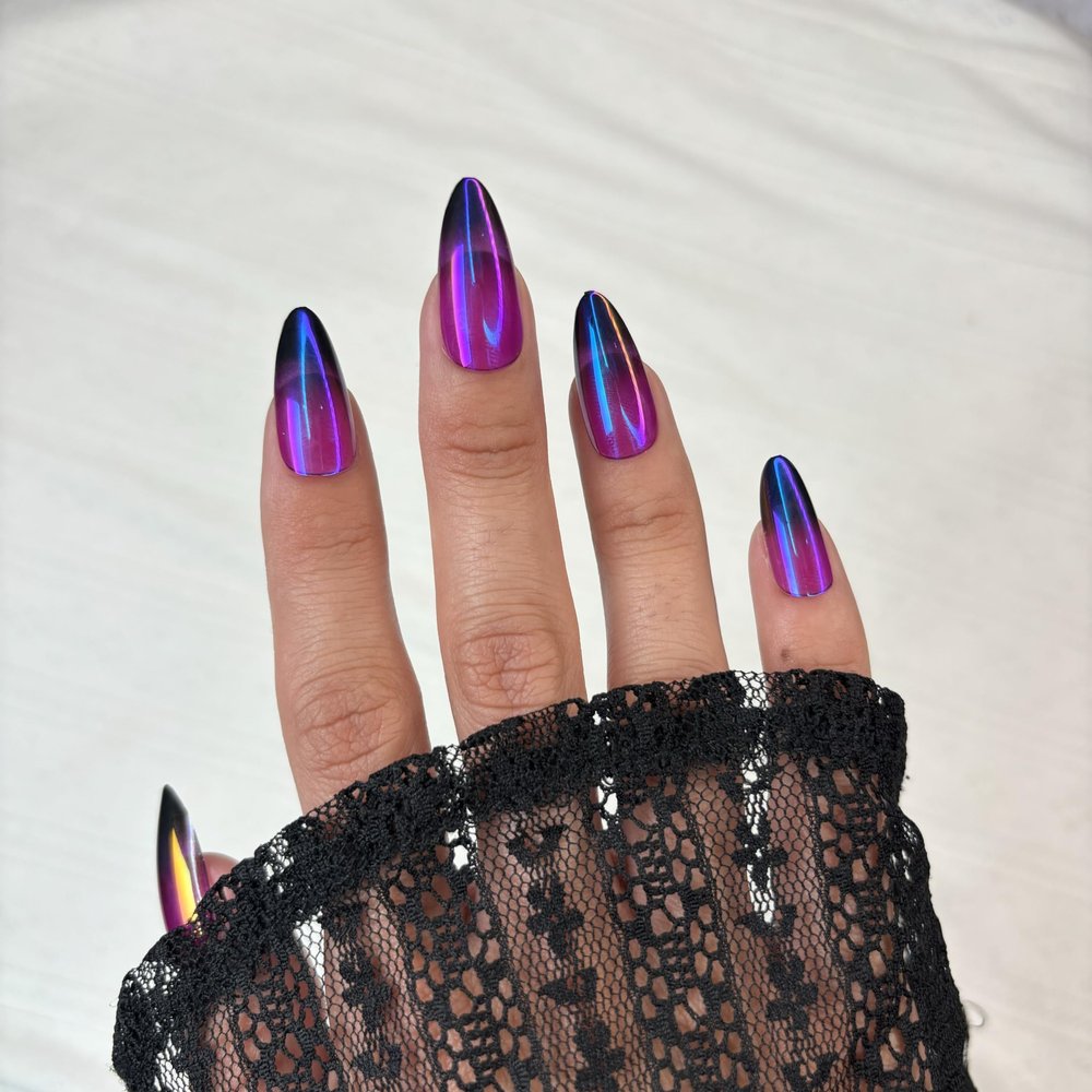 ALIEN BADDIE Press-On Nails by Lavaa Beauty | Medium Almond | Blue Purple Pink Ombr Chrome Nails