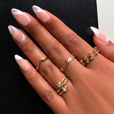 CHIC SWIRL Press-On Nails by Lavaa Beauty | Medium Almond | White Swirl Design on Nude Base