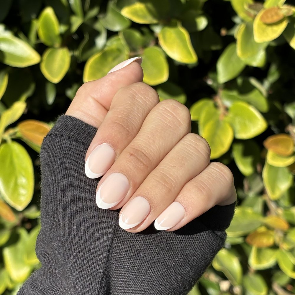 WELL ROUNDED Press-On Nails by Lavaa Beauty | Short Rounded | Short Round Oval French Tip Nails